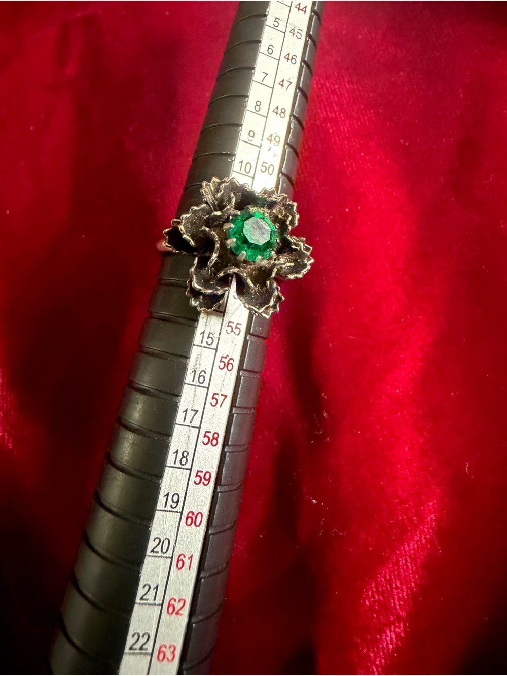 Vintage Vogue antiqued flower ring
